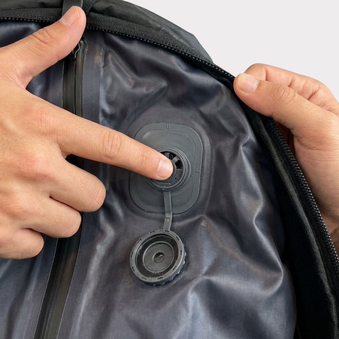 GRAVITYBAG® Auto-Vacuum Backpack 65L